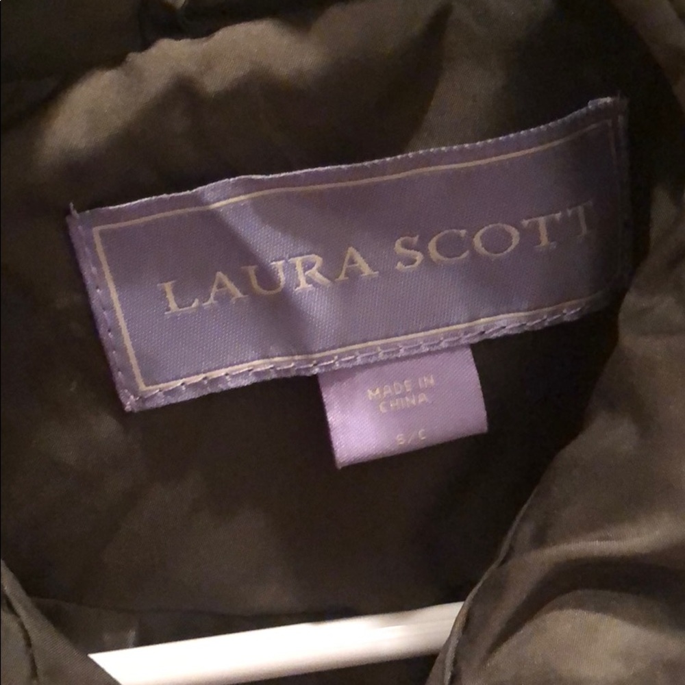 Vest - Picture 2 of 3